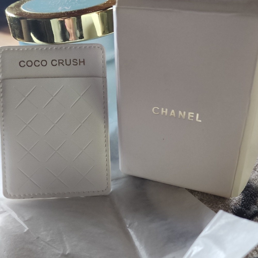 Chanel Coco Crush White Card Holder